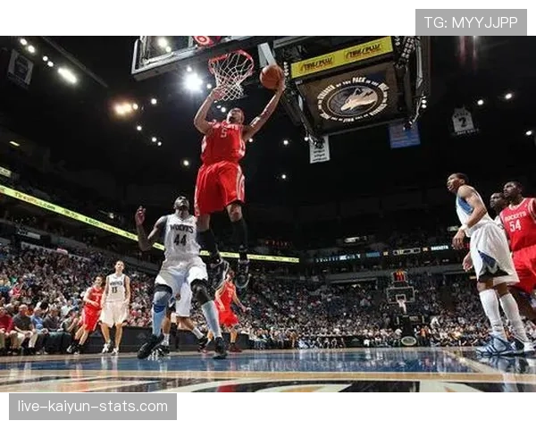 佩科维奇篮下多点开花效率升高，提升球队内线攻防稳定性